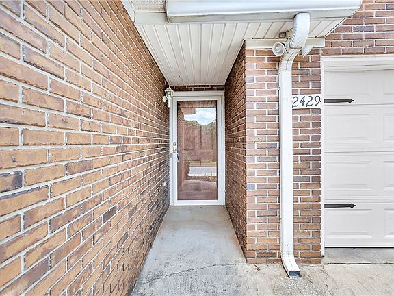 3rd image of 2429 Annandale Dr