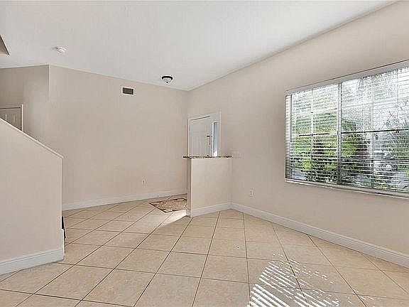 2nd image of 1652 Marumbi Ct