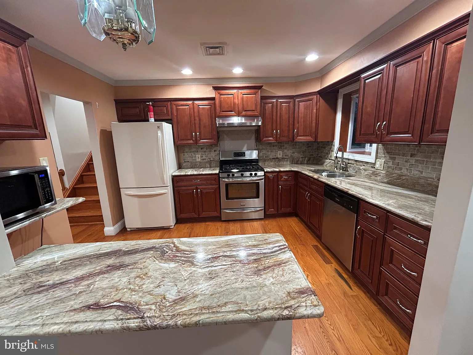 3 bed, 2.5 bath, 1192 sqft, $3,200 — Photo 2