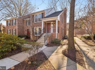 2452 S Walter Reed Dr #3, Arlington, VA 22206
