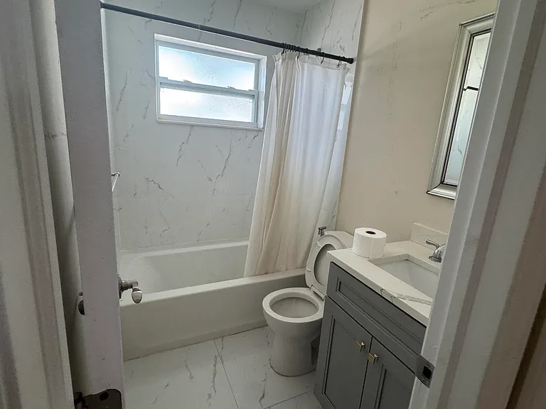 1869 Windsor Dr #1869 — Photo 8
