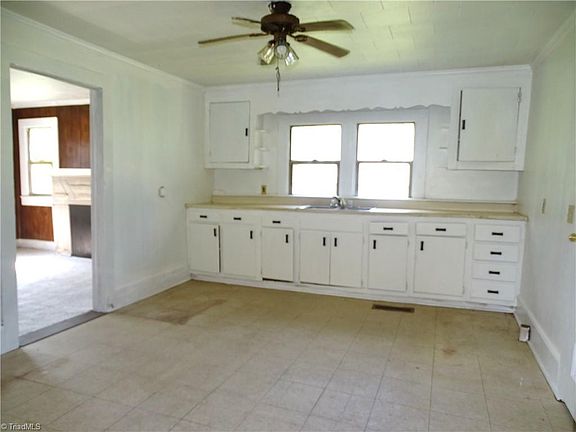 5th image of 307 Goforth Dr