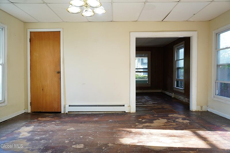 5th image of 130 York Avenue
