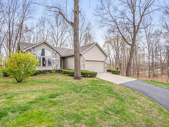 2nd image of 100 Hermitage Farm Ln