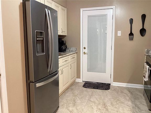 4th image of 901 Joe Yenni Blvd APT B5