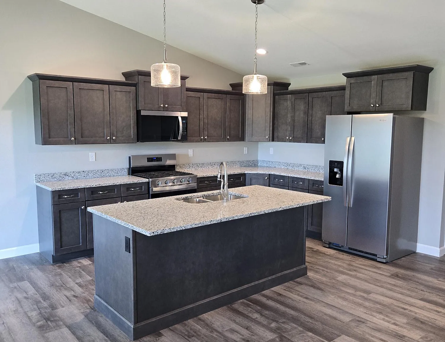 2 bed, 1700 sqft, $2,345 — Photo 4