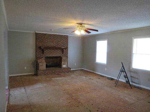 5th image of 228 Holly Hills Dr