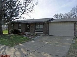 1180 Flordawn Dr, Florissant, MO 63031