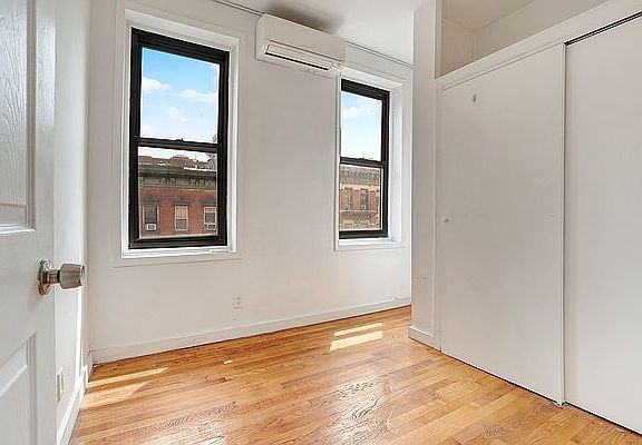 4th image of 37 Market St #10