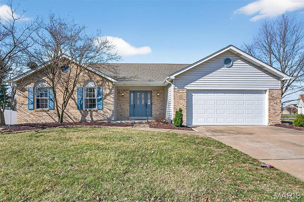 2071 Hackmann Estates Dr photo 1