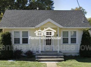 3330 52nd St, Des Moines, IA 50310
