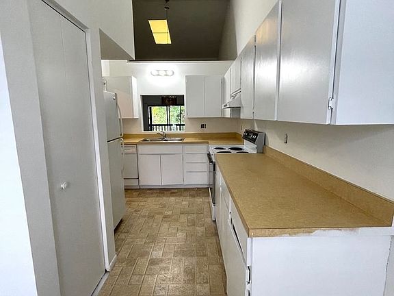 3rd image of 7270 Cloister Dr #7270