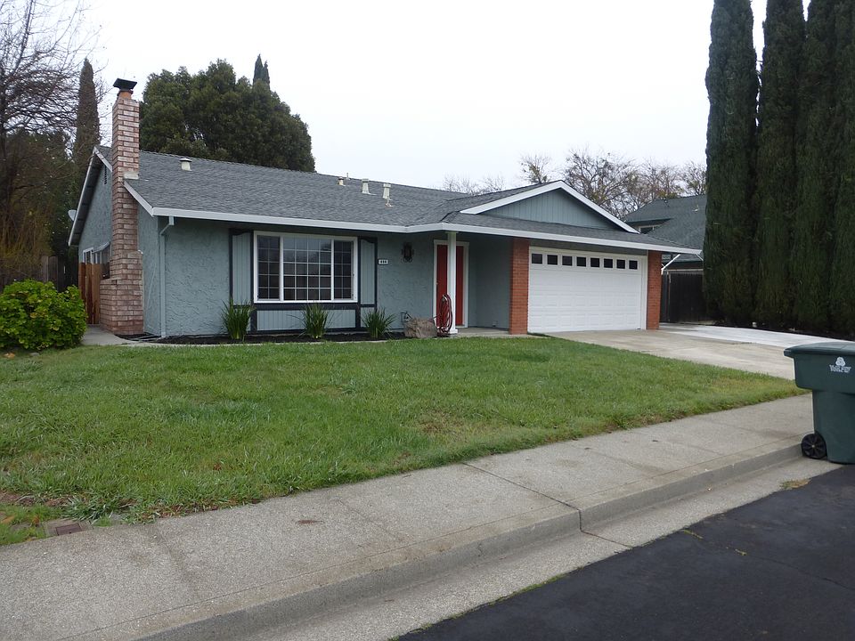 1st image of 686 Claremont Dr