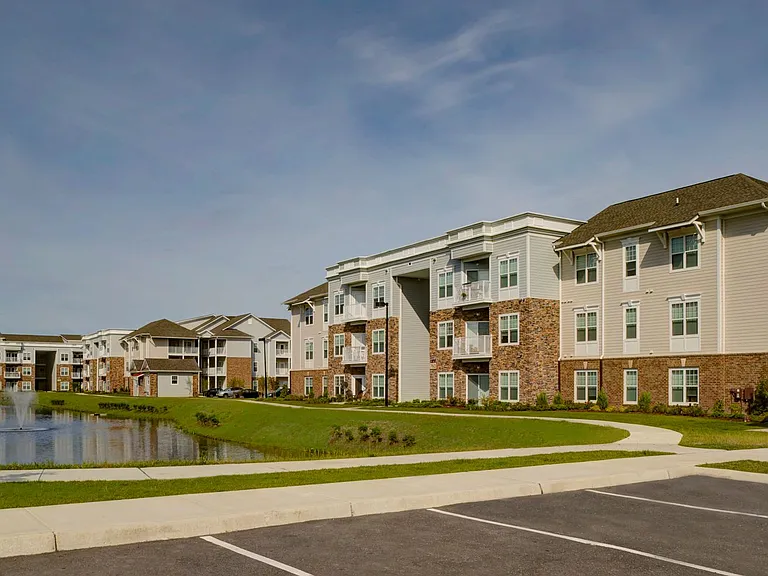 Nest on 17 Apartment Homes — Photo 9