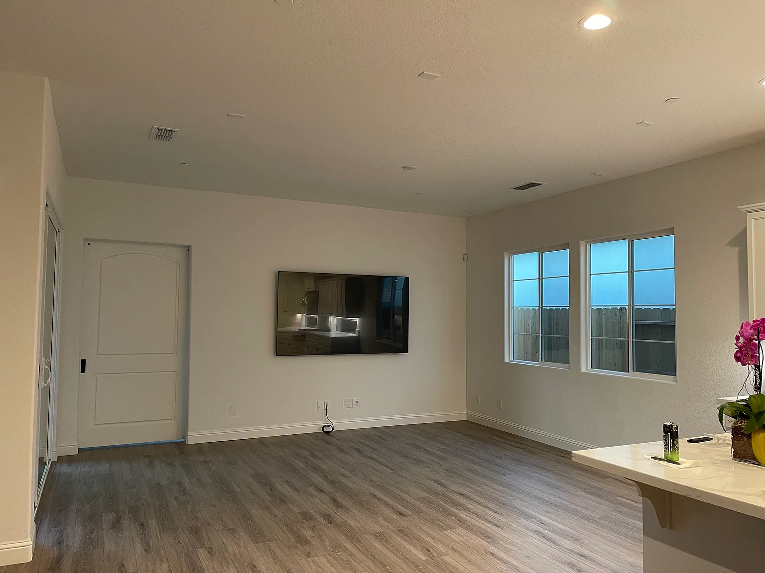 4 bed, 2662 sqft, $3,700 — Photo 4
