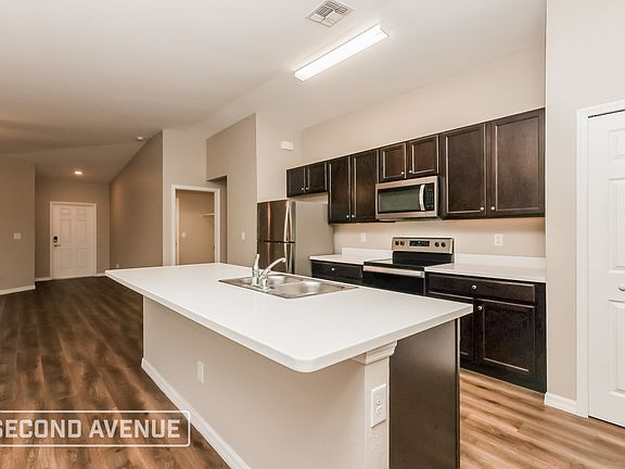 5th image of 310 Philbert Ave