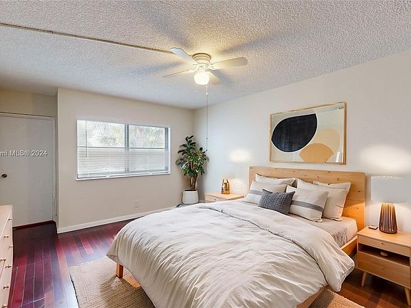 4th image of 200 Lakeview Dr APT 306