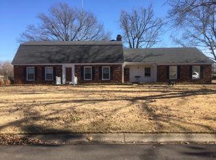 102 Peninsula Dr, Leland, MS 38756