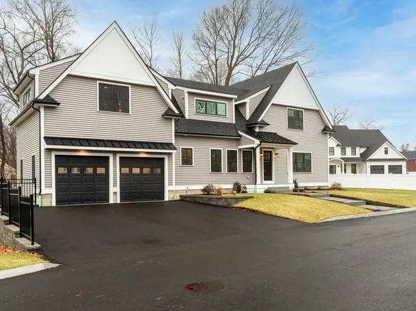 2 Clyde Ct, Wakefield, MA 01880