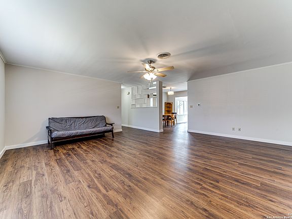 5th image of 209 Forest Trail Dr