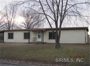 1723 Fieldcrest Dr, Sparta, IL 62286