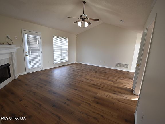 4th image of 5692 Kuykendall Dr