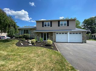 30 Rotterdam Rd E, Churchville, PA 18966