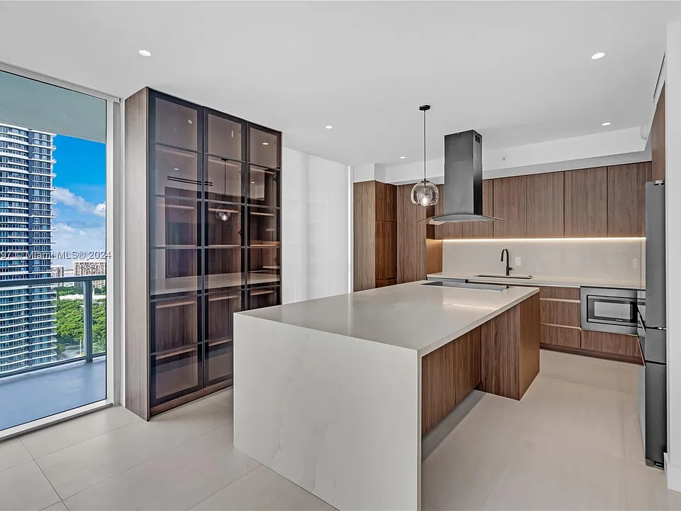 1111 SW 1st Ave #2619