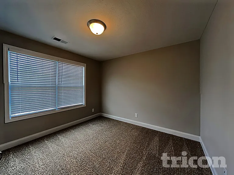 1063 Spicer Dr — Photo 10