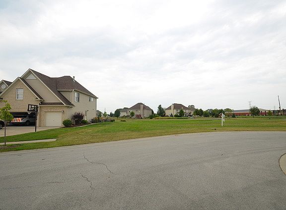 5th image of 12108 Red Clover Ct