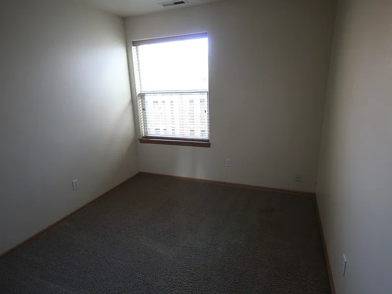3243 SW Juniper Ave — Photo 6
