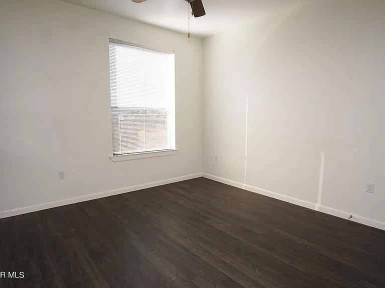6262 Woodrow Bean Transmountain Dr #12 — Photo 10