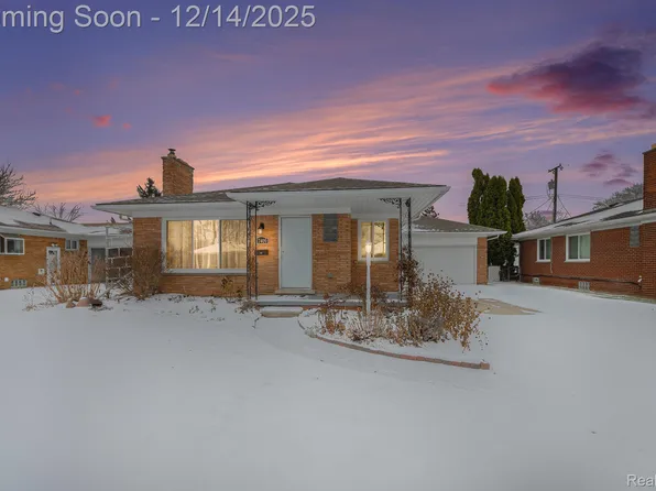 17409 Collinson Ave, Eastpointe, MI 48021