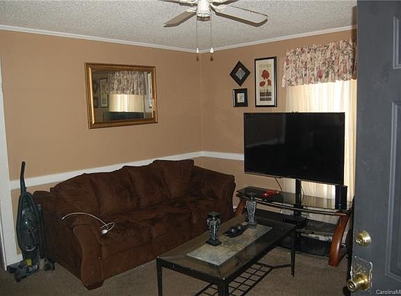 3rd image of 208 Wood Ave