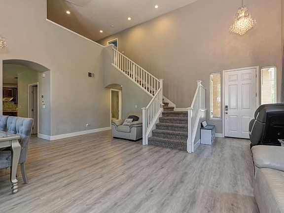 5th image of 112 Candlewood Ct