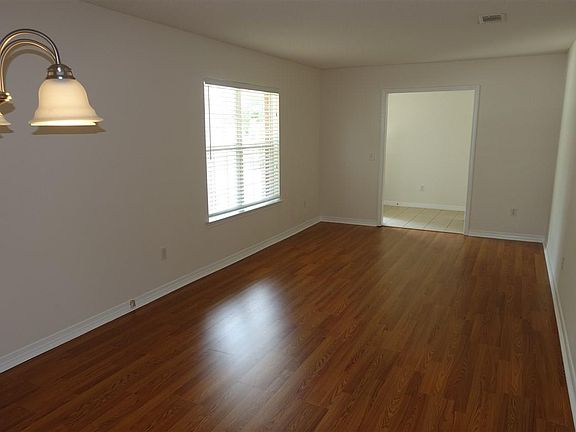 3rd image of 2310 N 15th Ave
