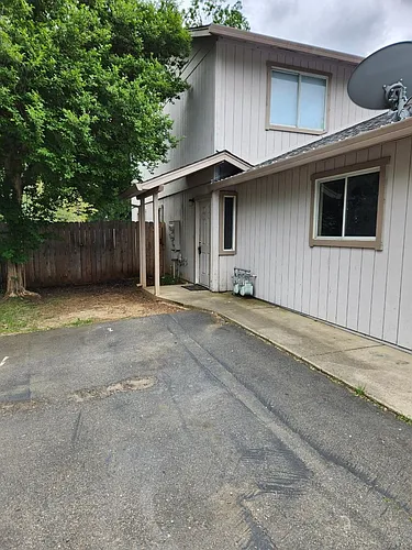 2339 Ferry St Photo 1