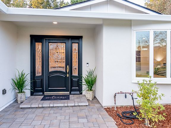 4th image of 112 Las Astas Dr