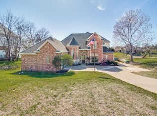 785 Meadow Lake Dr, Lakewood Village, TX 75068