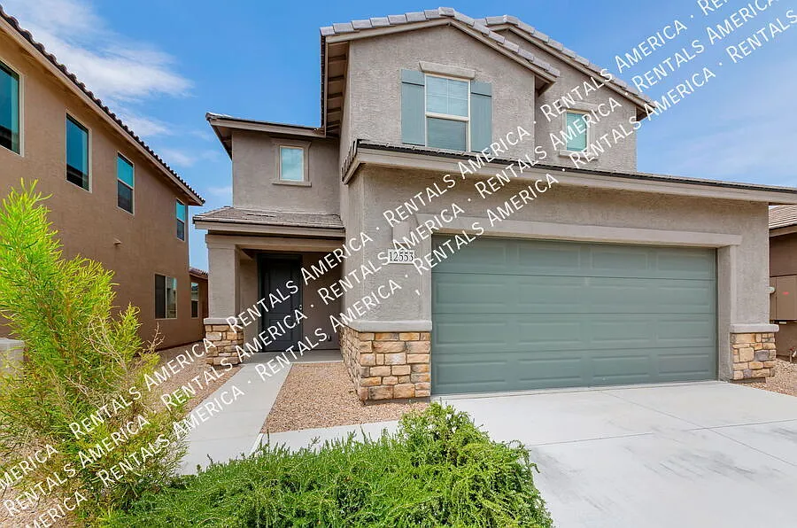 Bright and Stylish New Home in Vail's Ridge Community — Photo 2