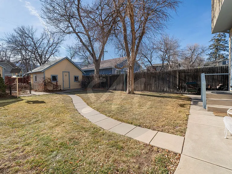 1111 W Pikes Peak Avenue — Photo 27