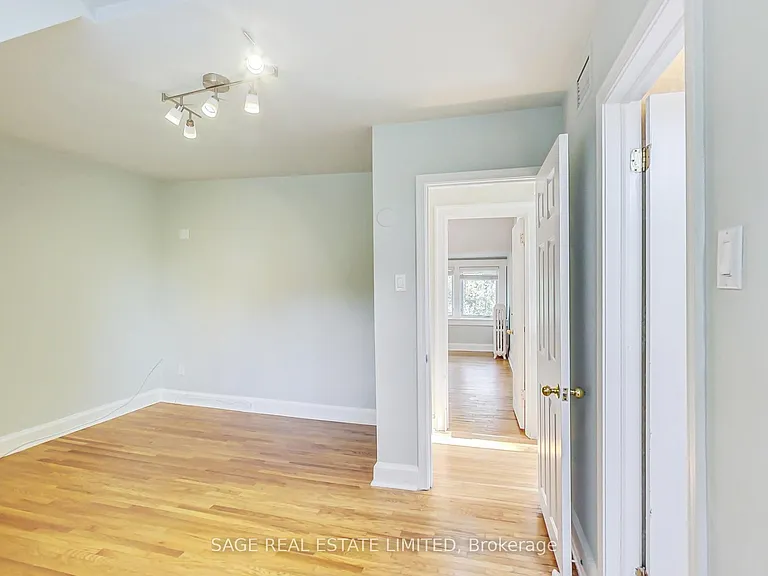 46 Alberta Ave — Photo 29