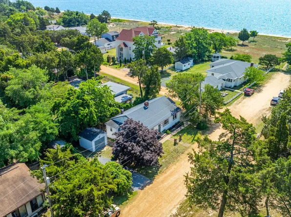 11016 Webster Dr, Lusby, MD 20657