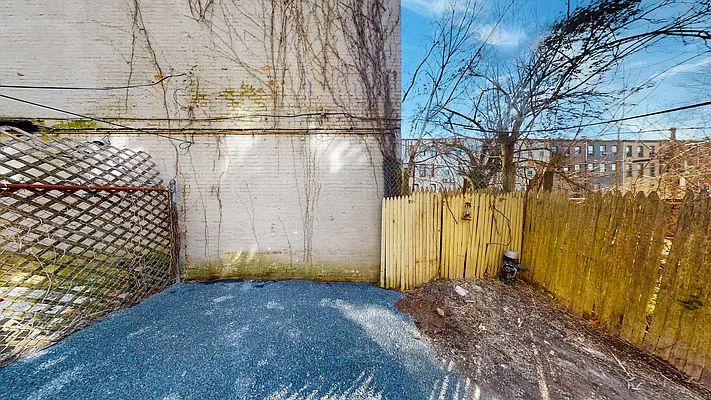 Rented by Makover Group Inc | media 19