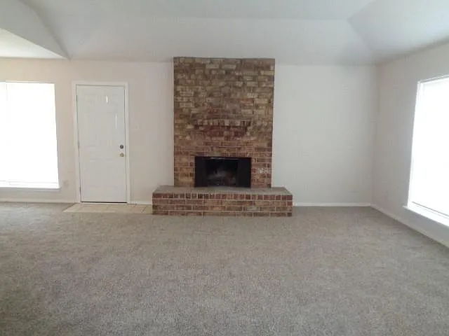 8402 Lone Bridge Ln — Photo 6