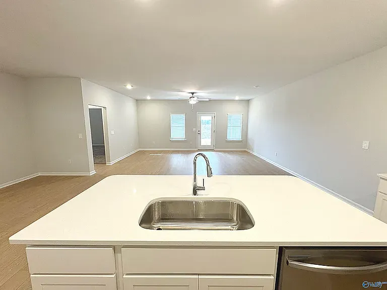 180 Little Britain St — Photo 4