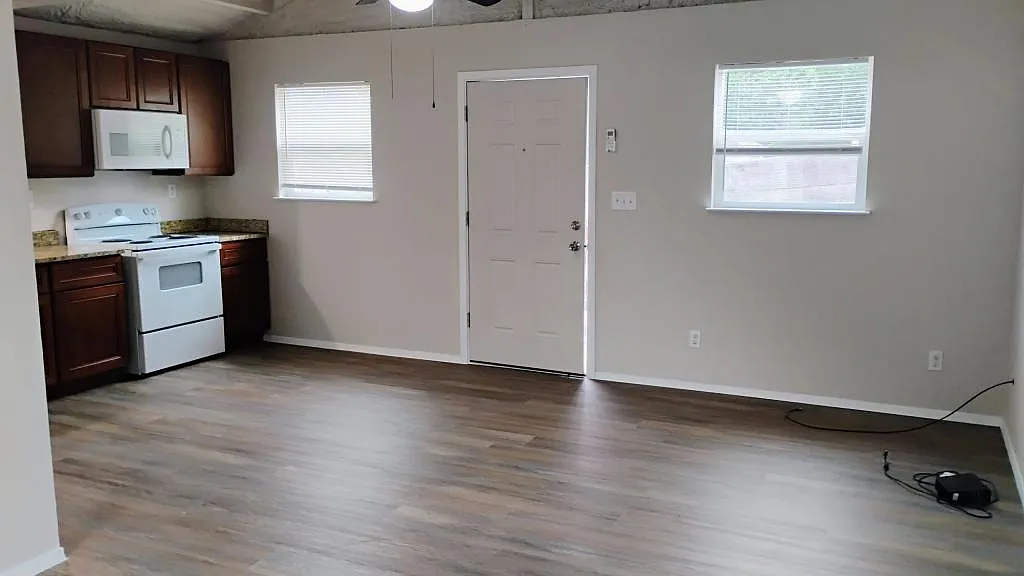 12198 Farm to Market Rd 730 N — Photo 3