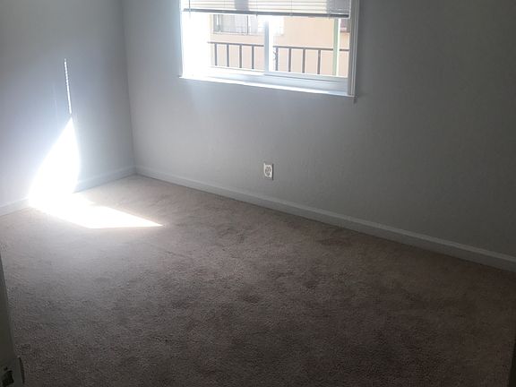 5th image of 420 Jackson Ave APT 2