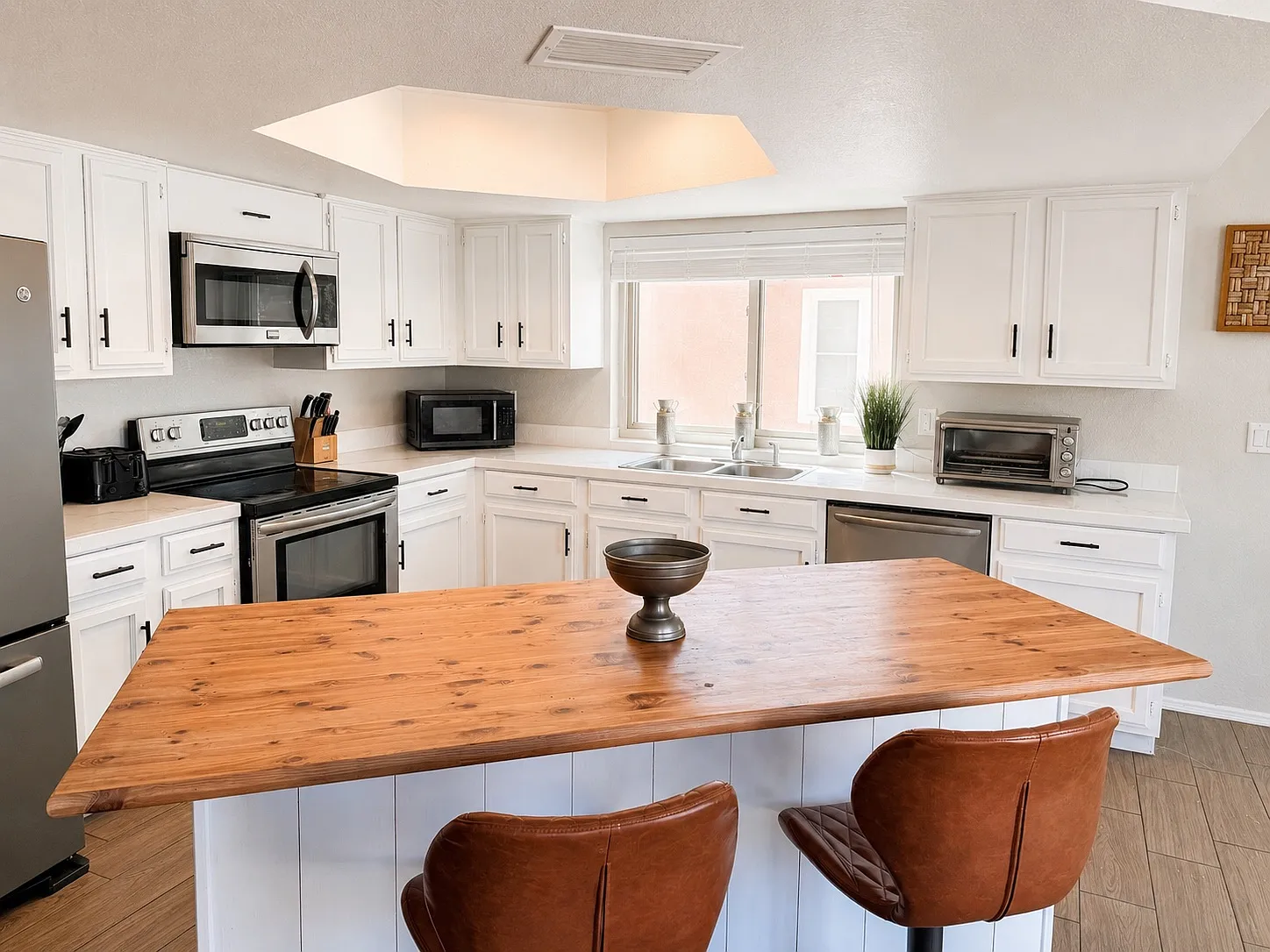 2142 E Woodman Dr — Photo 4