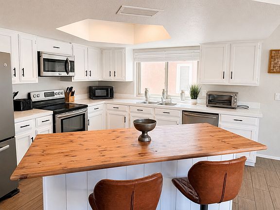 Farmhouse Style Kitchen
